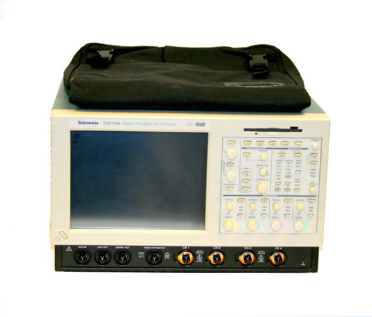 TDS7104 4 Ch 1 GHz Digital Oscilloscope